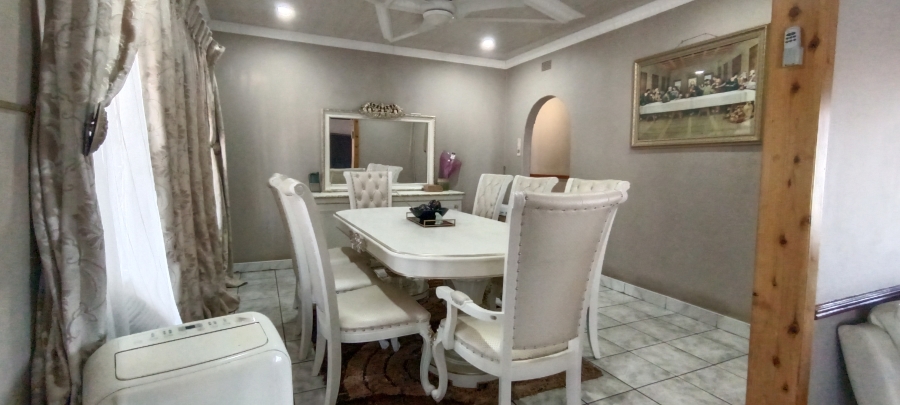 To Let 4 Bedroom Property for Rent in Kuruman Northern Cape